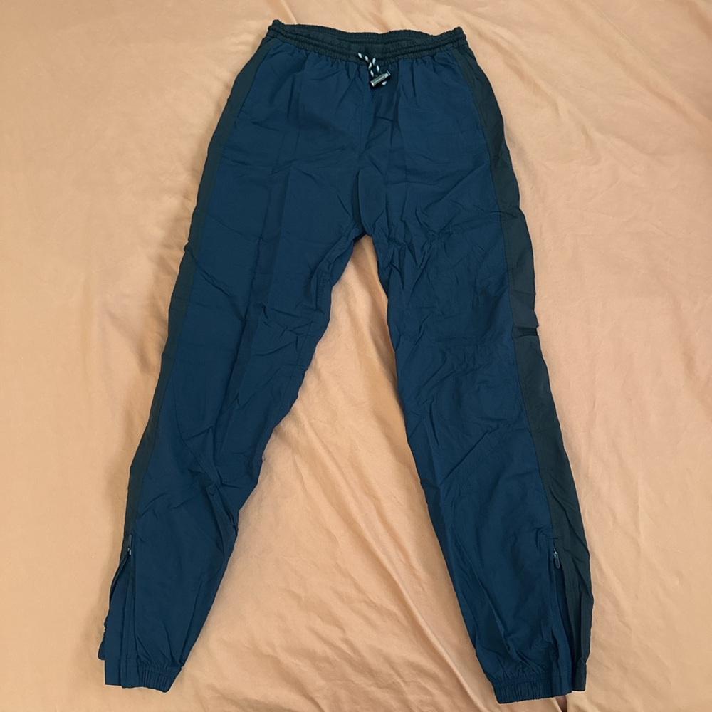 lululemon athletica navy blue & black nylon pants